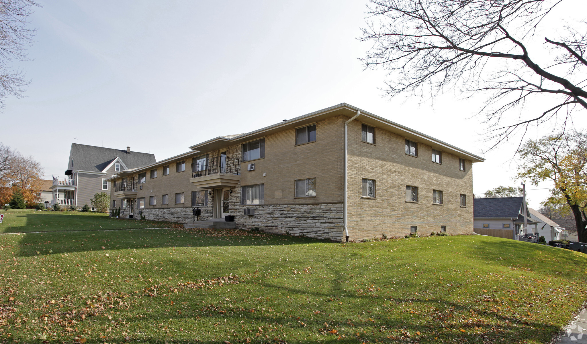 319-323 W Bolivar St, Milwaukee, WI for Sale