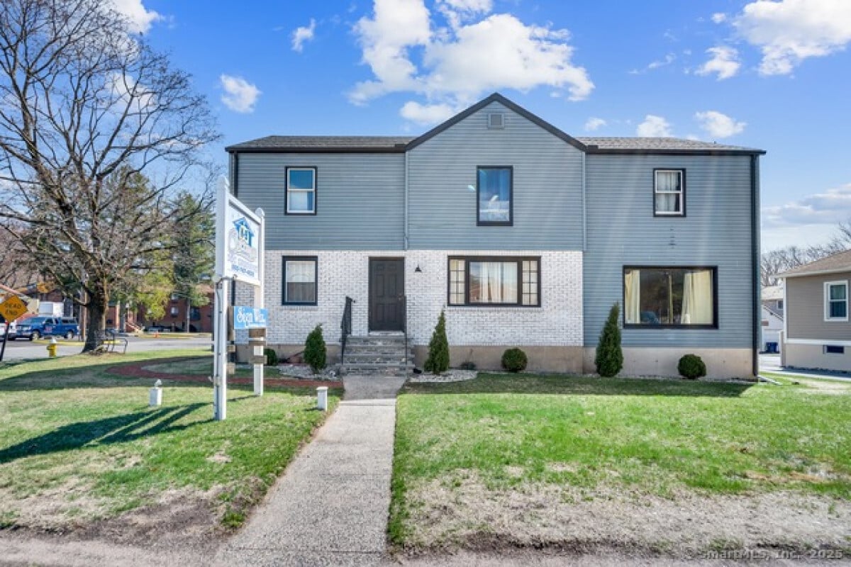 452 East St, Plainville, CT for Sale