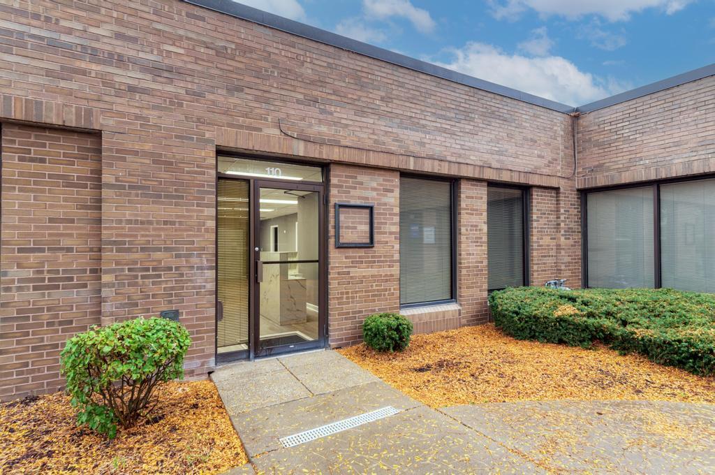 4260 Westbrook Dr, Aurora, IL for Rent