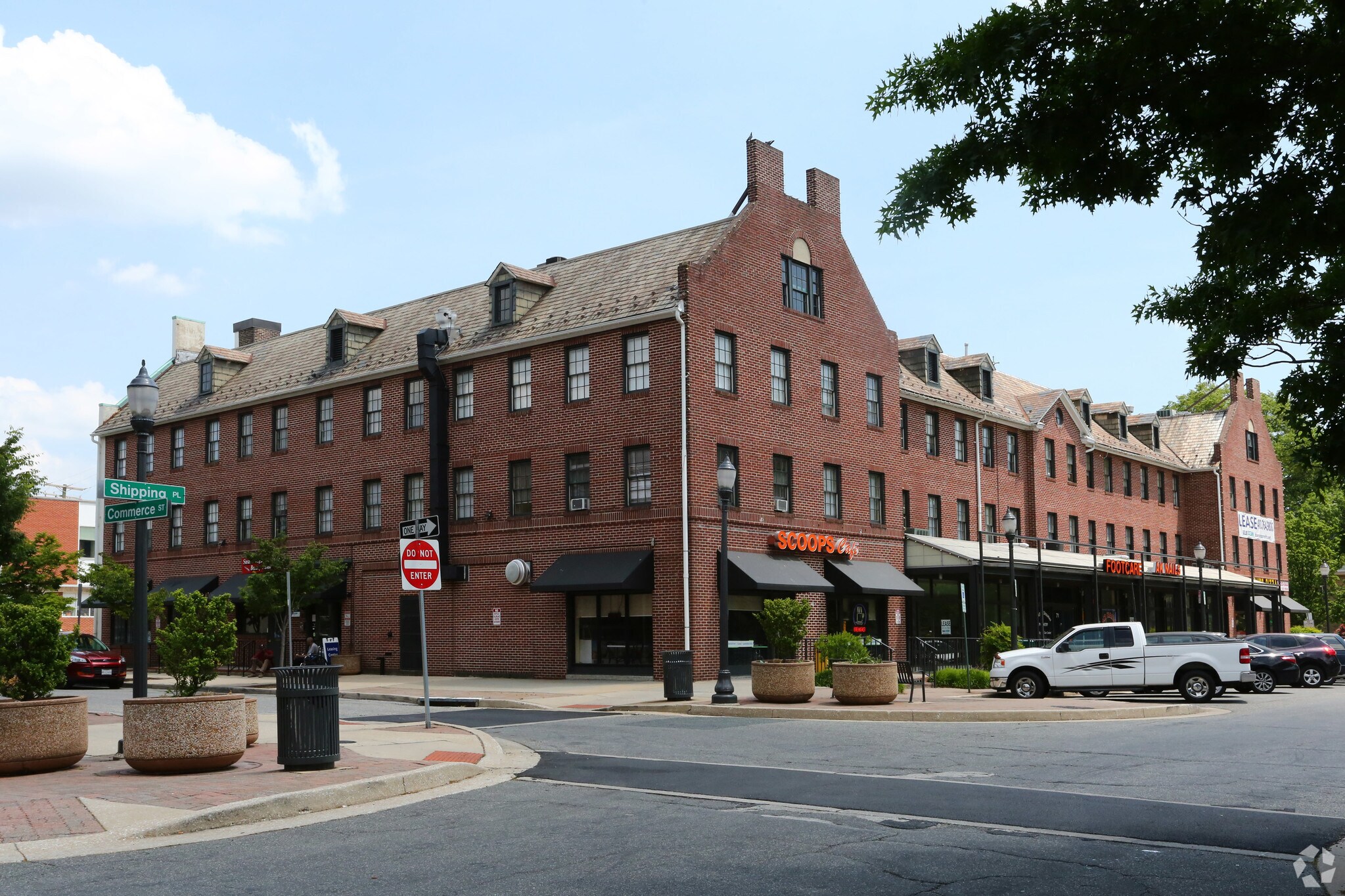 19-39 Shipping Pl, Dundalk, MD for Rent