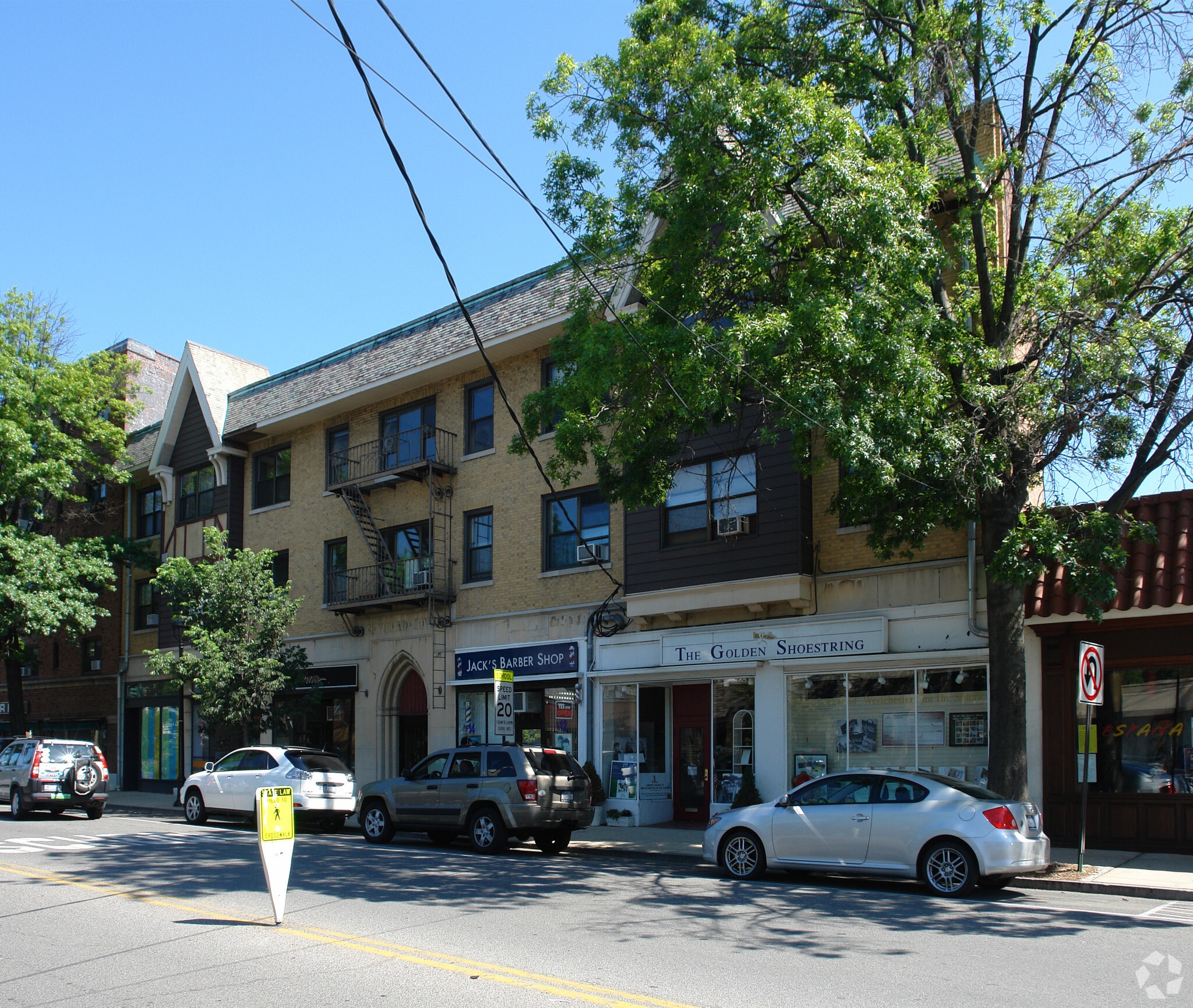 153 Larchmont Ave, Larchmont, NY for Rent