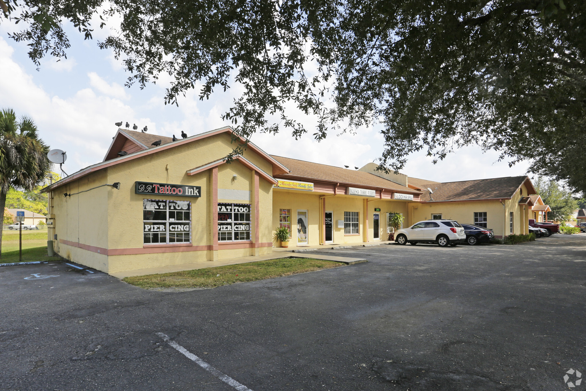 904 Lee Blvd, Lehigh Acres, FL for Sale