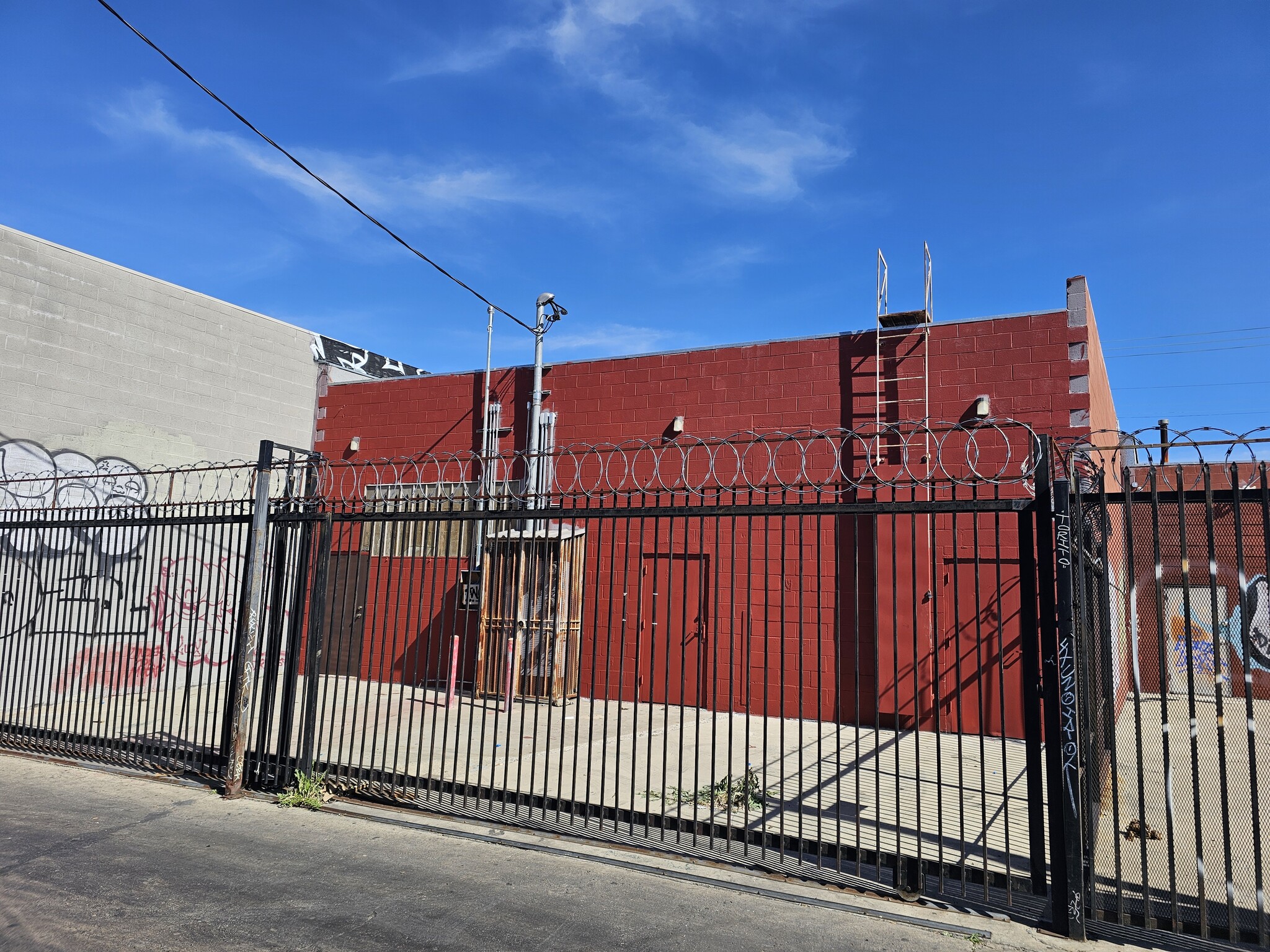 1116 E 12th St, Los Angeles, CA for Rent