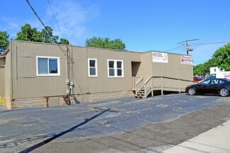 Belleville, IL Retail - 1830 E B St