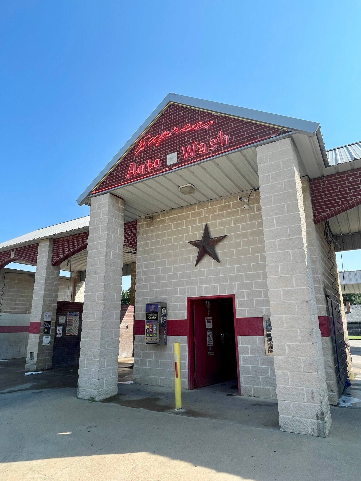 917 Belt Line Rd, Garland, TX for Sale