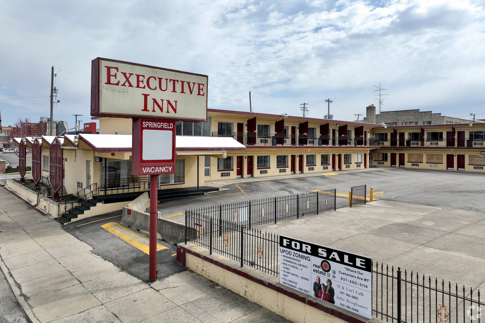 325 W Columbia St, Springfield, OH for Sale