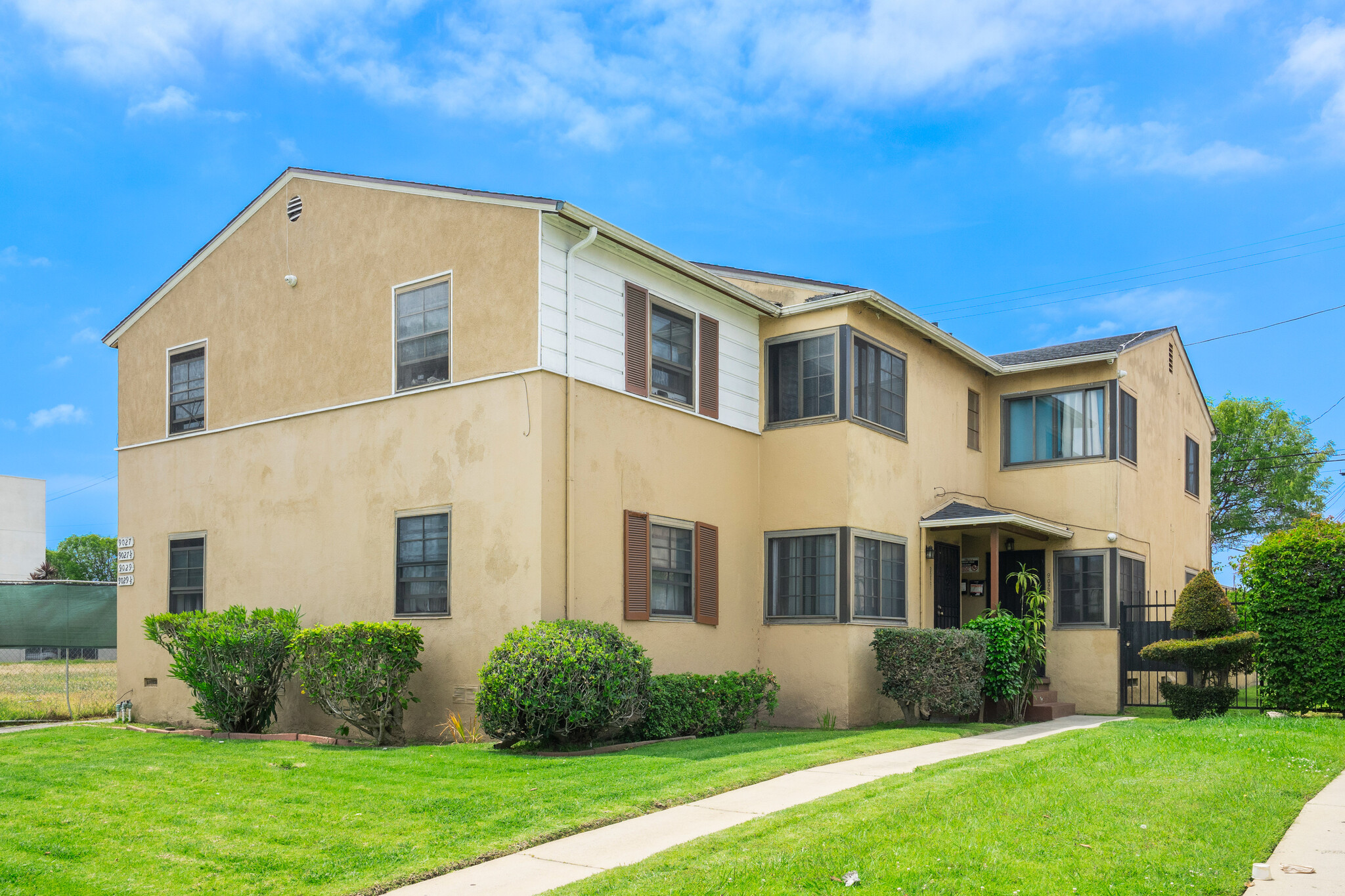 9027 Ramsgate Ave, Los Angeles, CA for Sale