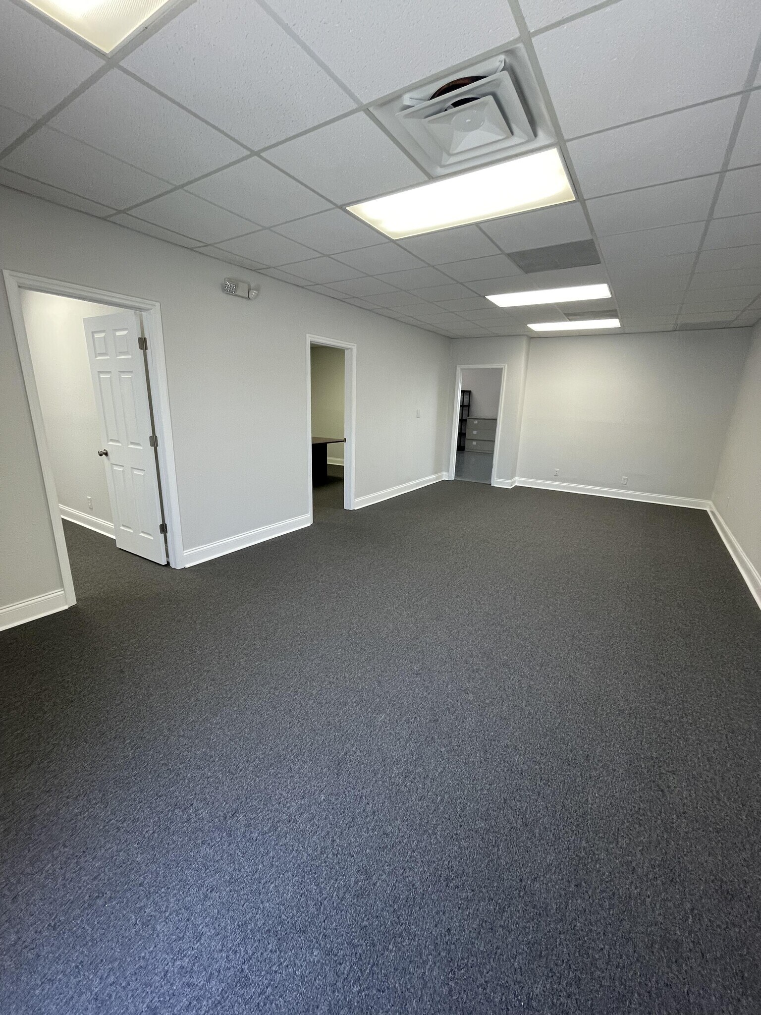 13555 Automobile Blvd, Clearwater, FL for Rent