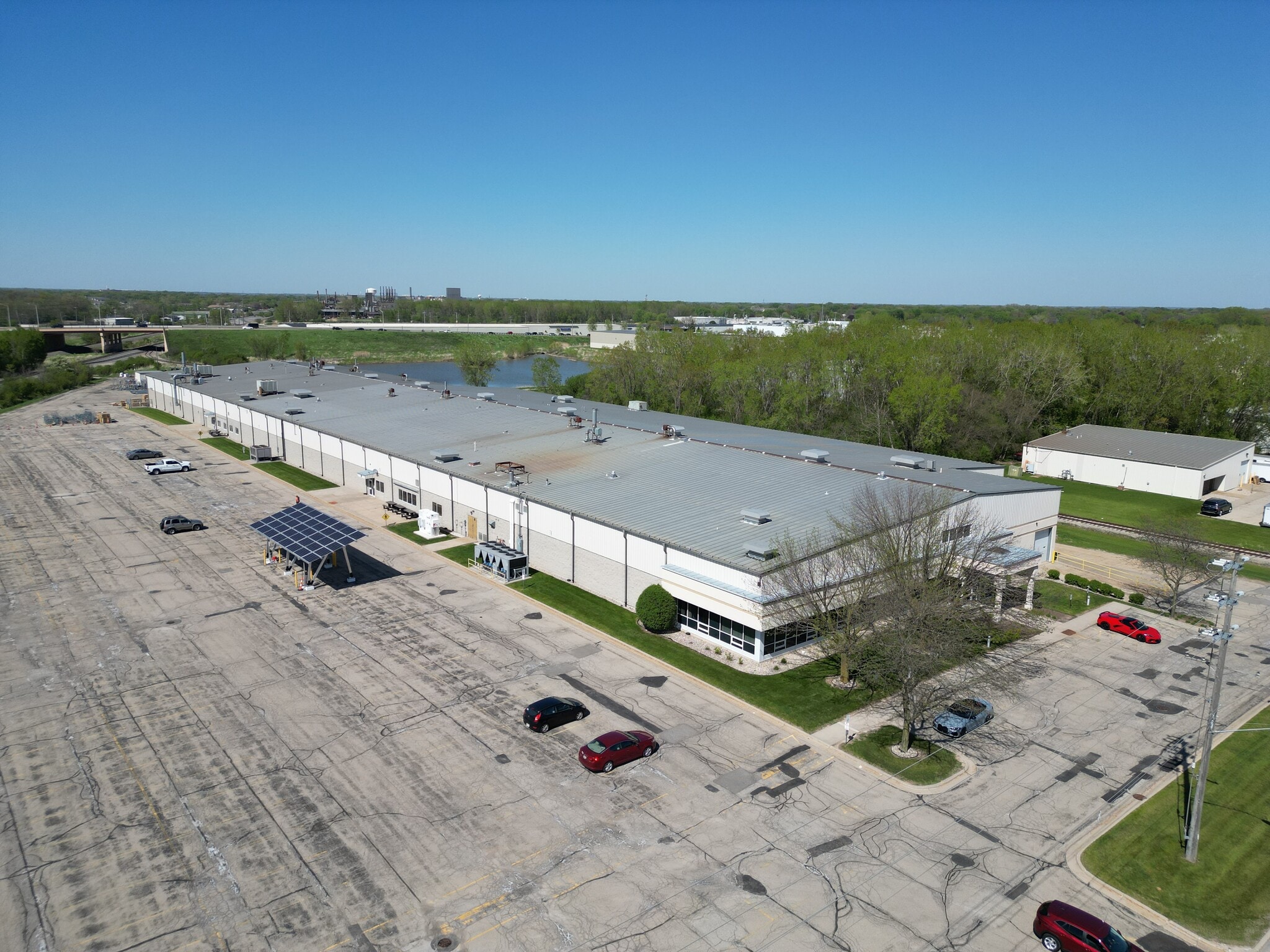 585 Enterprise Dr, Neenah, WI for Rent