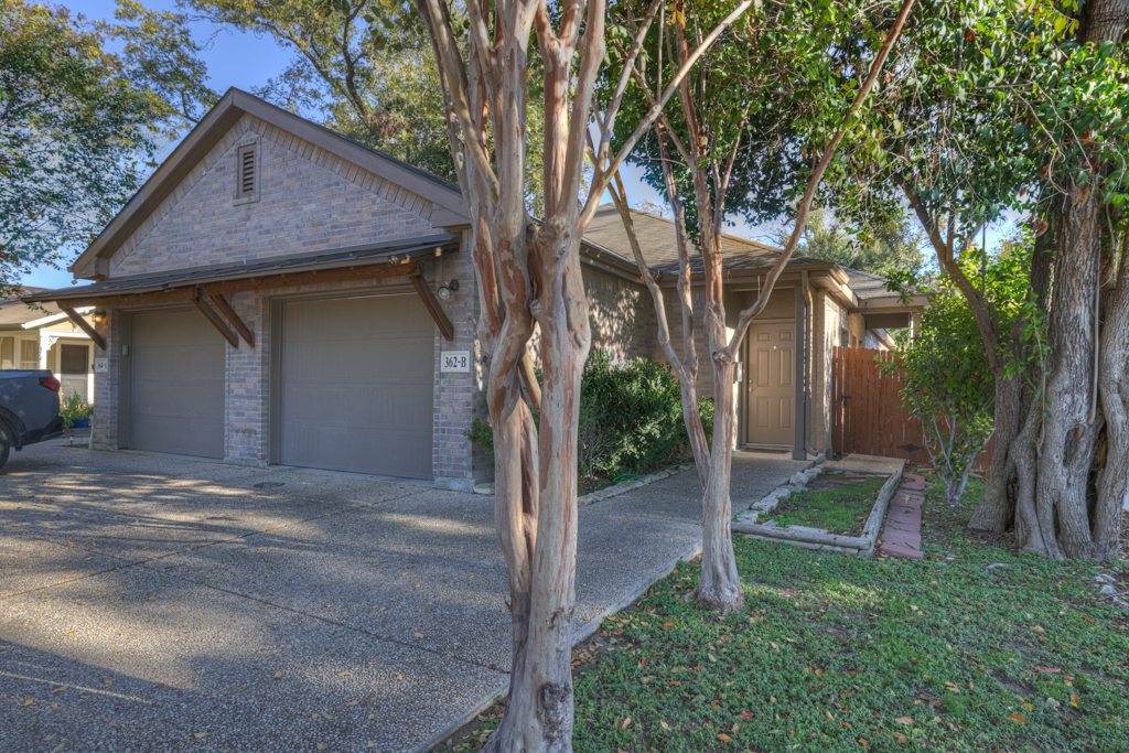 362 E Faust St, New Braunfels, TX for Sale