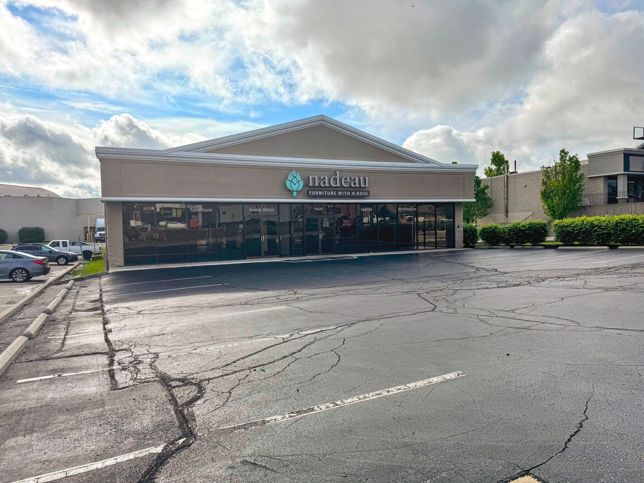 7400 Kenwood Rd, Cincinnati, OH for Rent