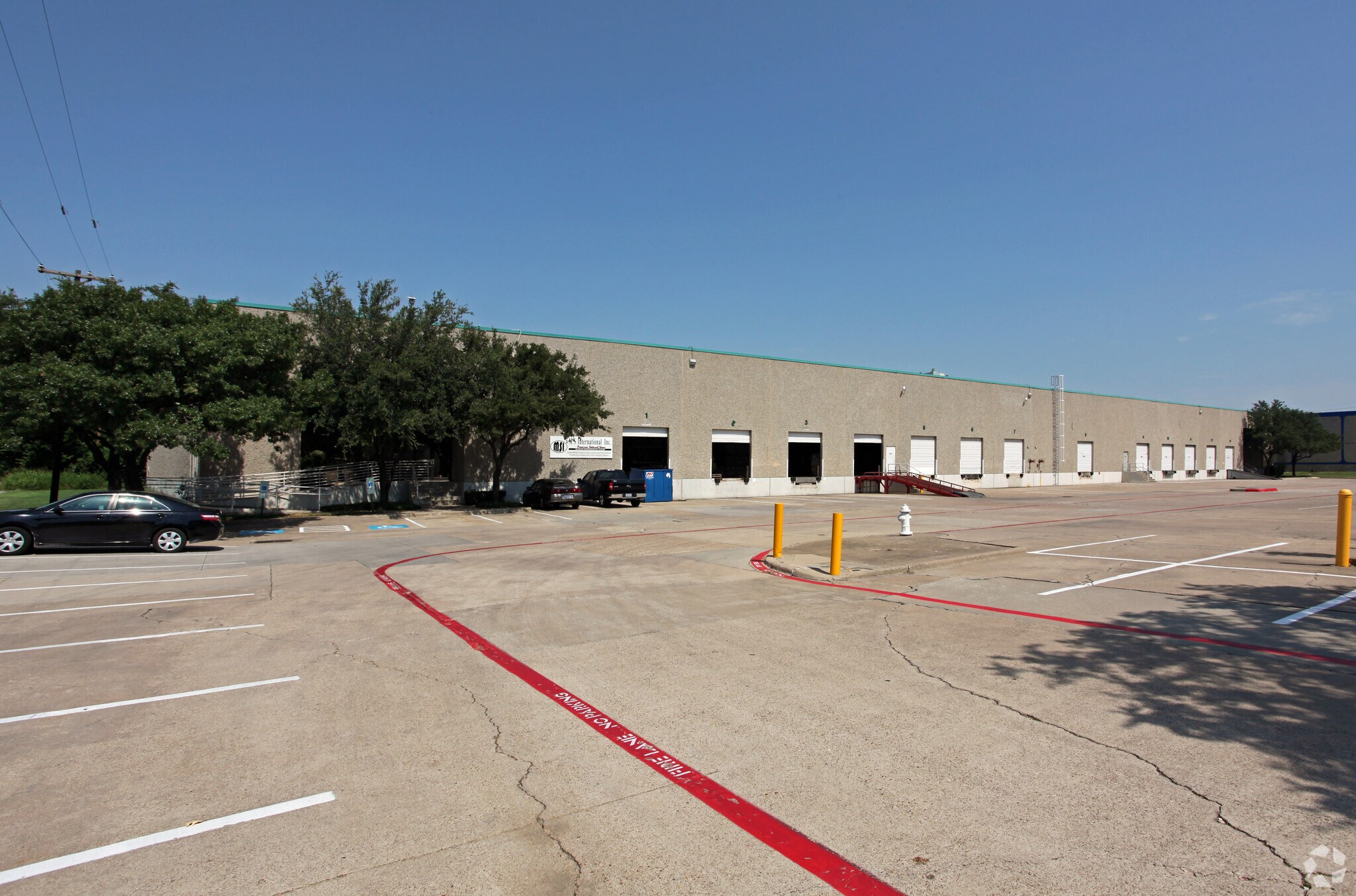 1292112925 Valley Branch Ln Farmers Branch, TX 75234 Industrial Property for Lease on