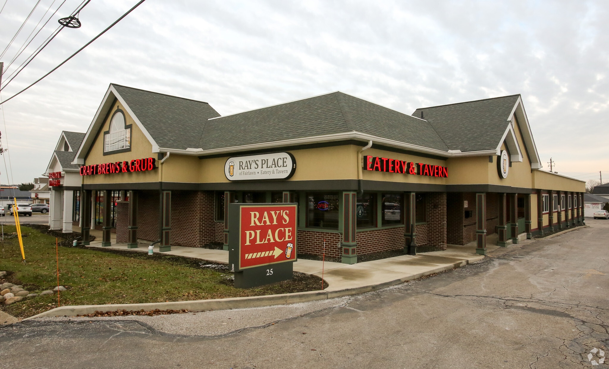 25 Ghent Rd, Akron, OH for Rent