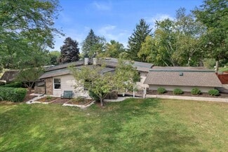 Wales, WI Specialty - 110 E Oak Crest Dr
