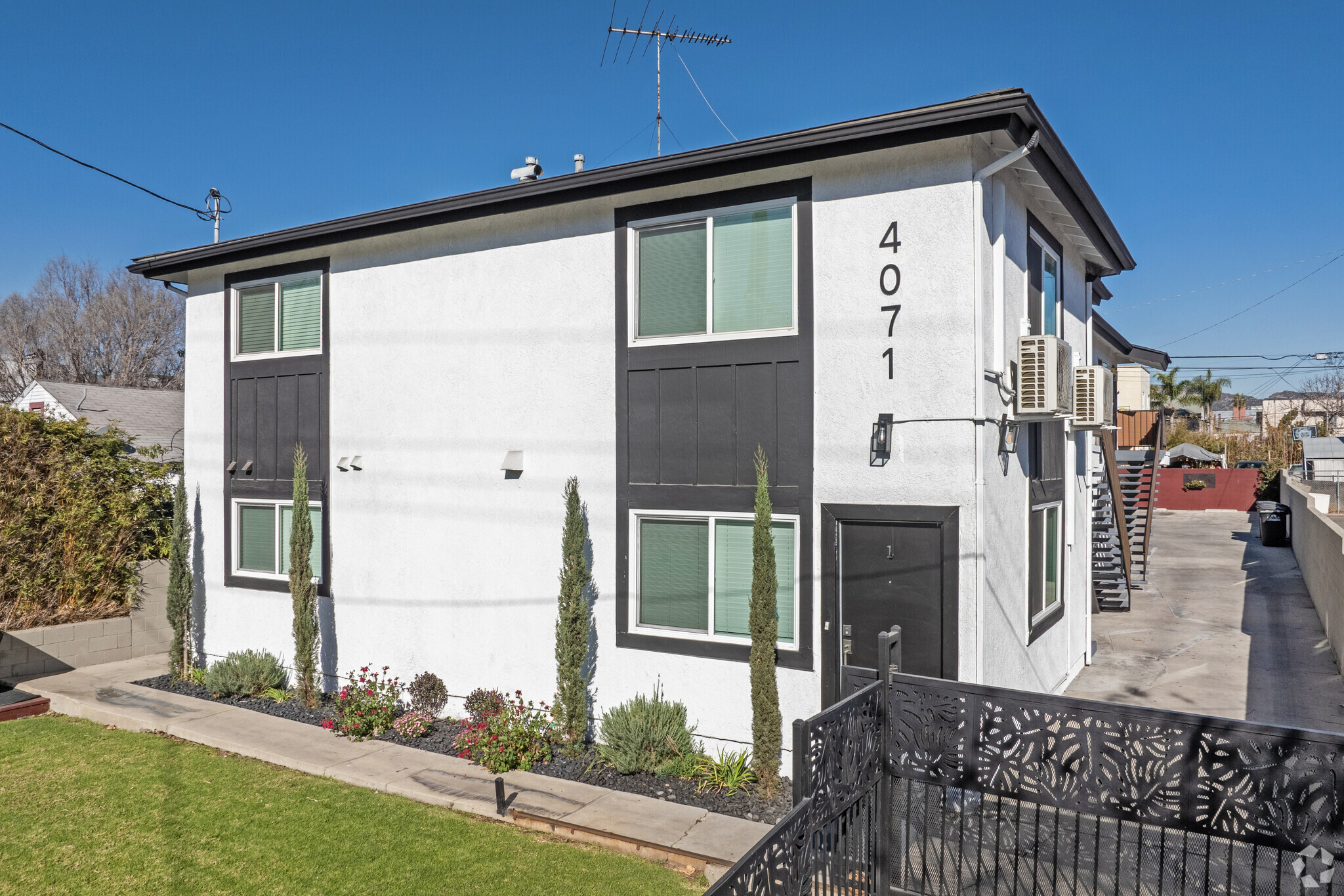 4071 Melrose Ave, Los Angeles, CA for Sale