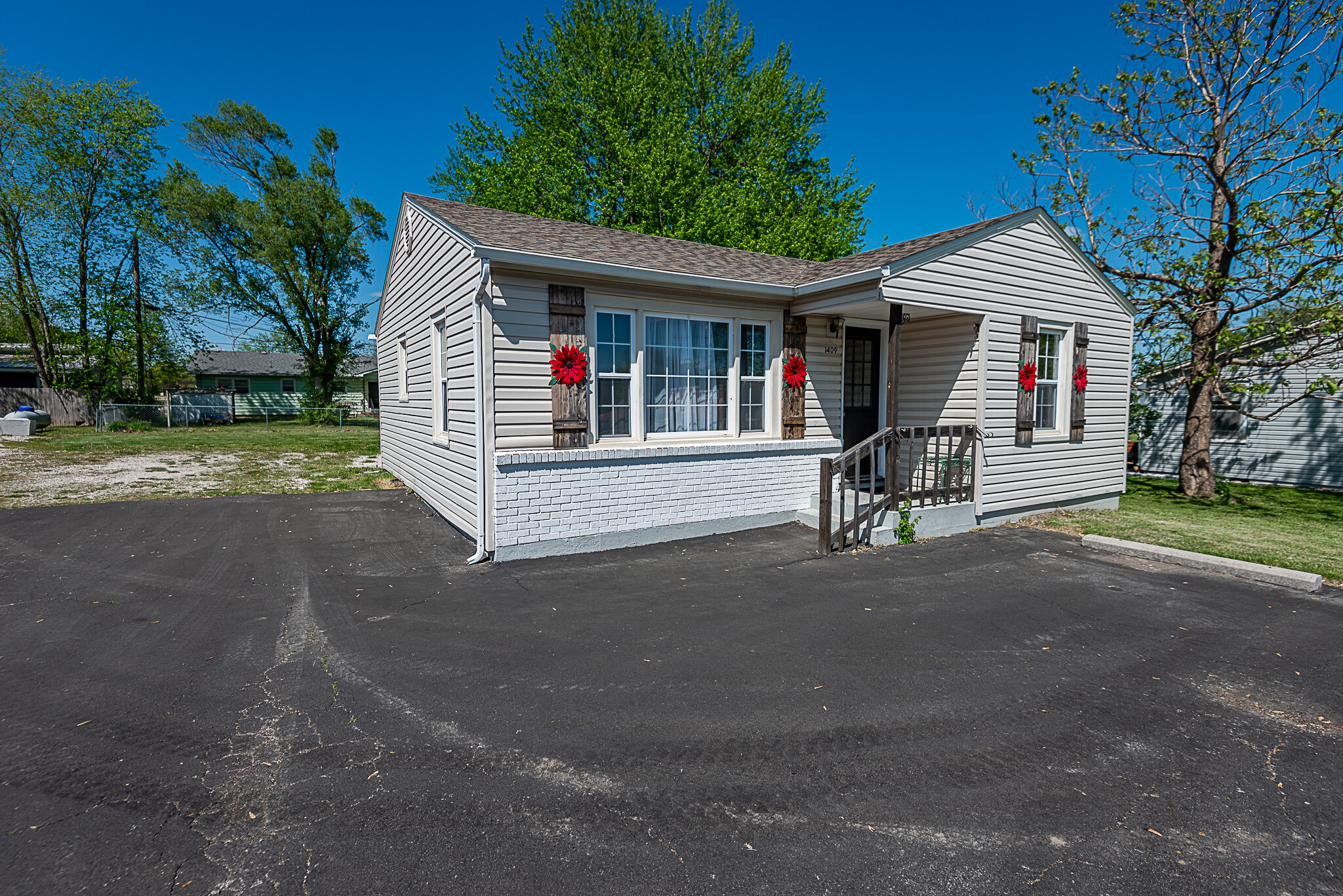 1409 W Broadway St, Bolivar, MO for Sale