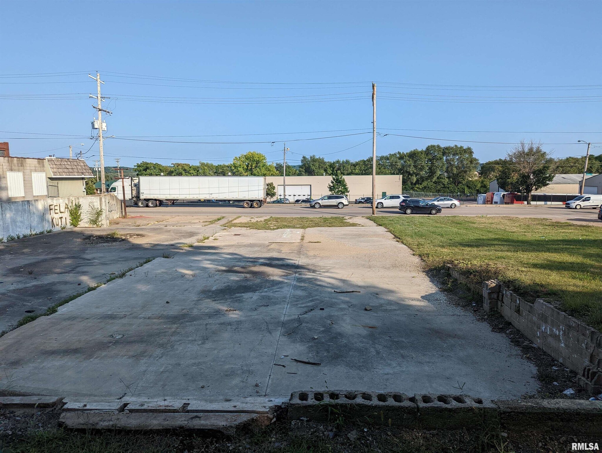 2705-2707 NE Adams St, Peoria, IL for Sale