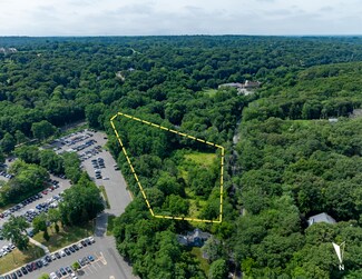 Huntington, NY Commercial Land - 82 E Gate Dr