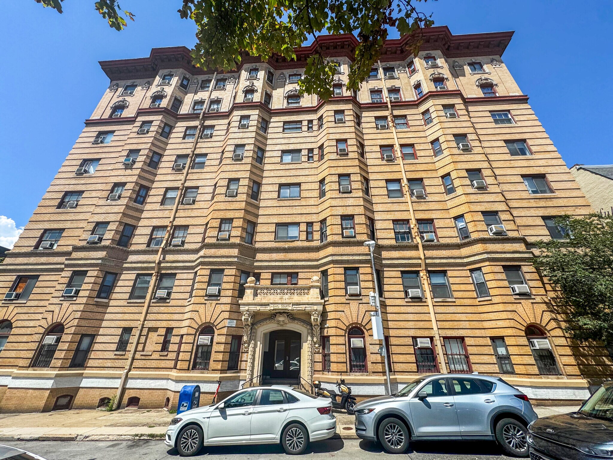 1301 St Paul St, Baltimore, MD for Sale