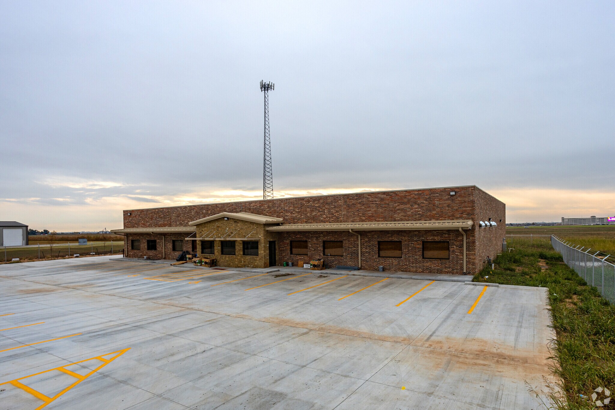 182 31st Newcastle, OK 73065 Flex Property for Lease on