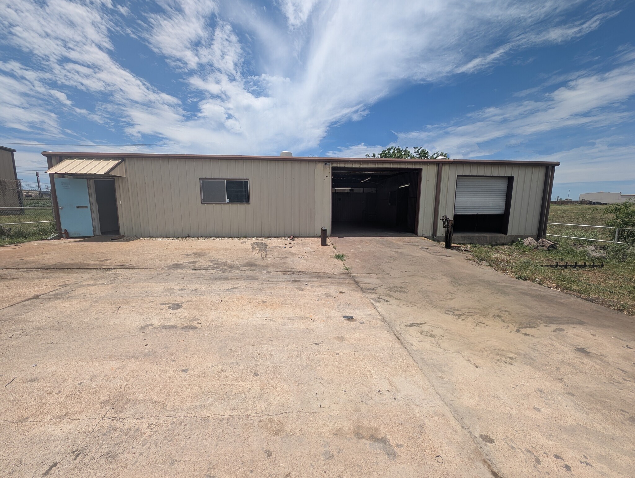 225 Queen Dr, Hewitt, TX for Rent