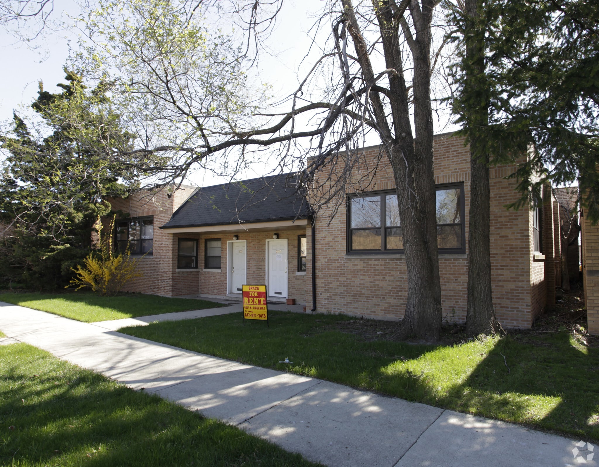 8049-8051 Ridgeway Ave, Skokie, IL for Rent