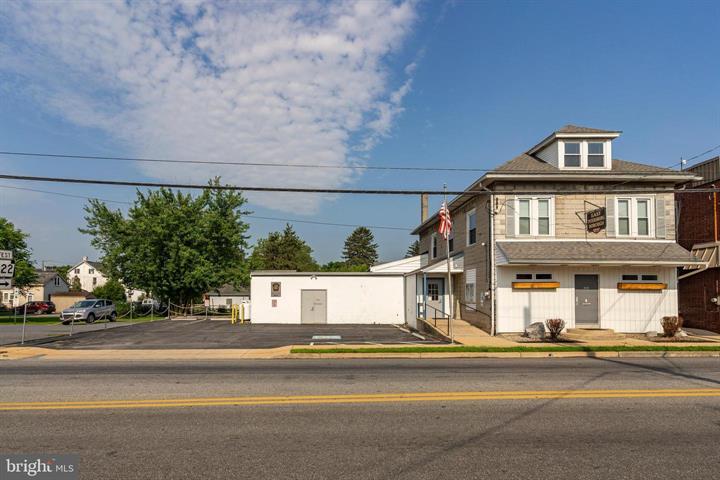 6040 Main St, East Petersburg, PA for Rent