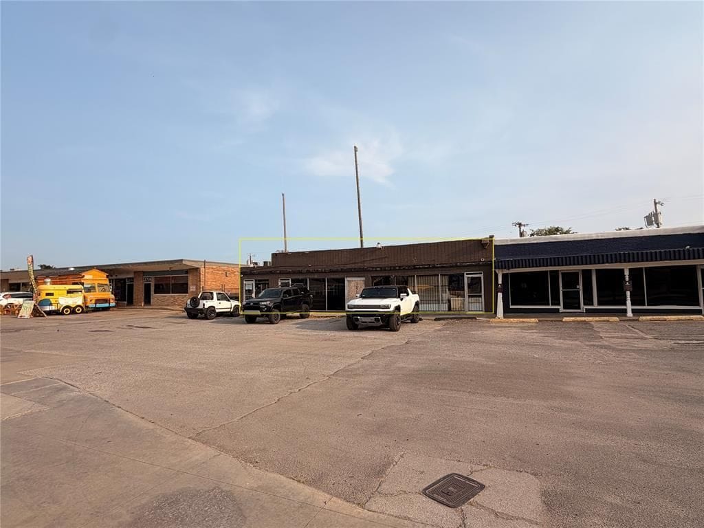 2728 NW 10th St, Oklahoma City, OK for Sale