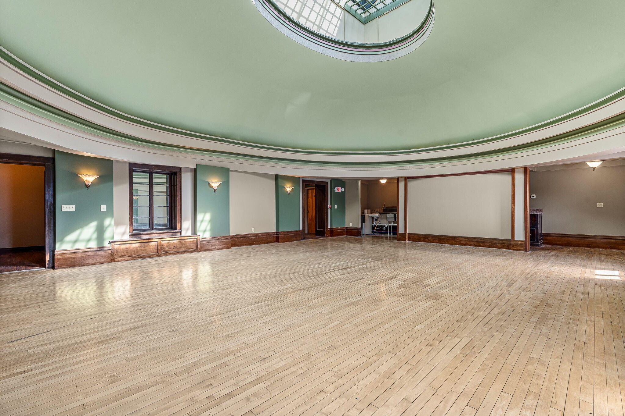 203 E Main St, New Albany, IN for Sale