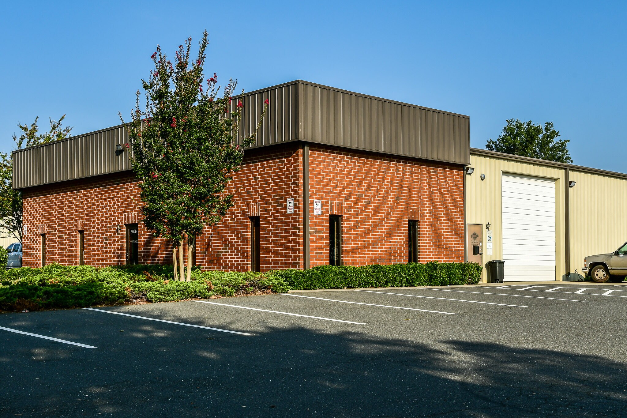 5694-5706 Harrisburg Industrial Par Dr, Harrisburg, NC for Rent