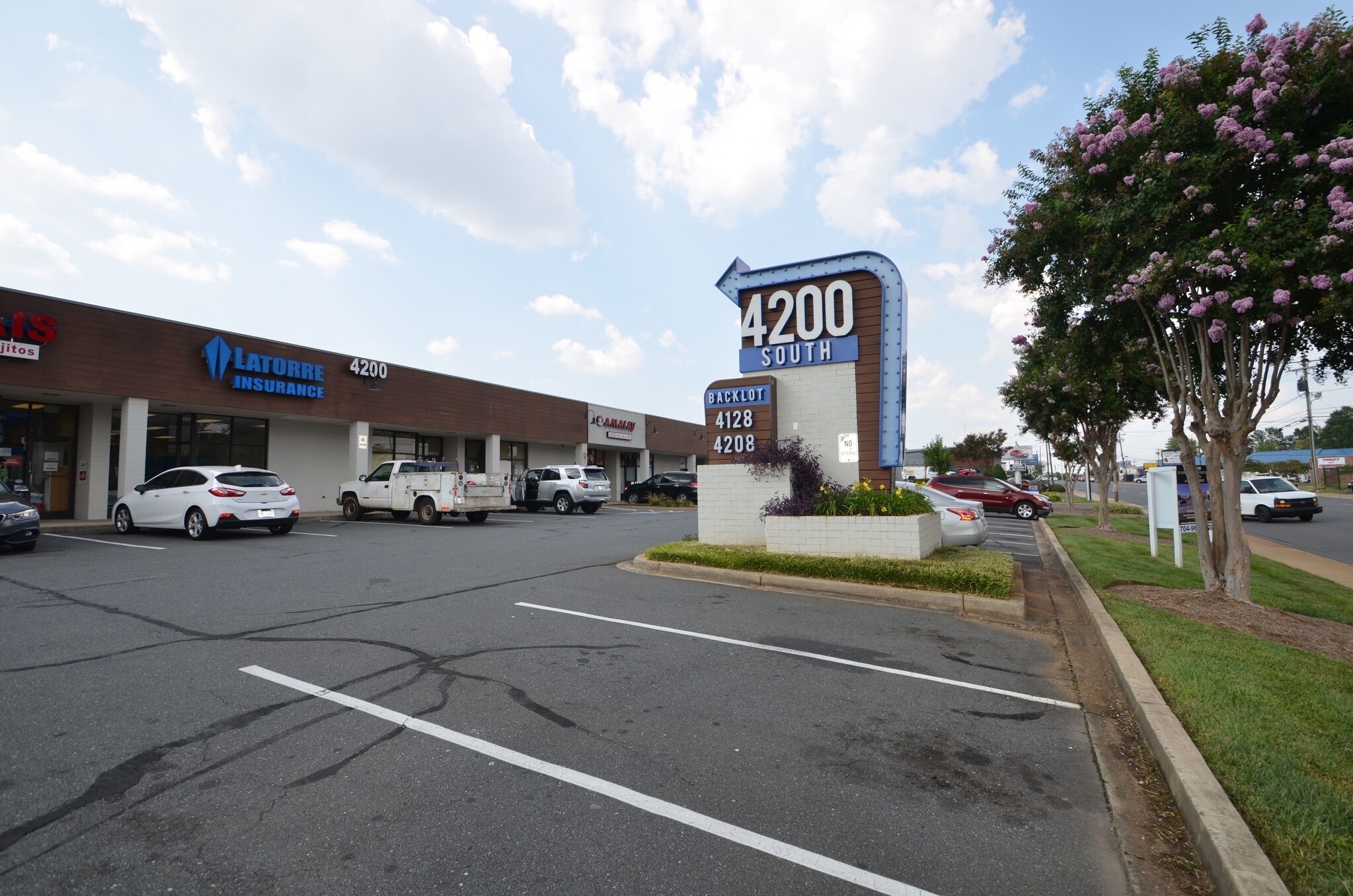 4128 South Blvd Charlotte, NC 28209 Industrial Park Property for