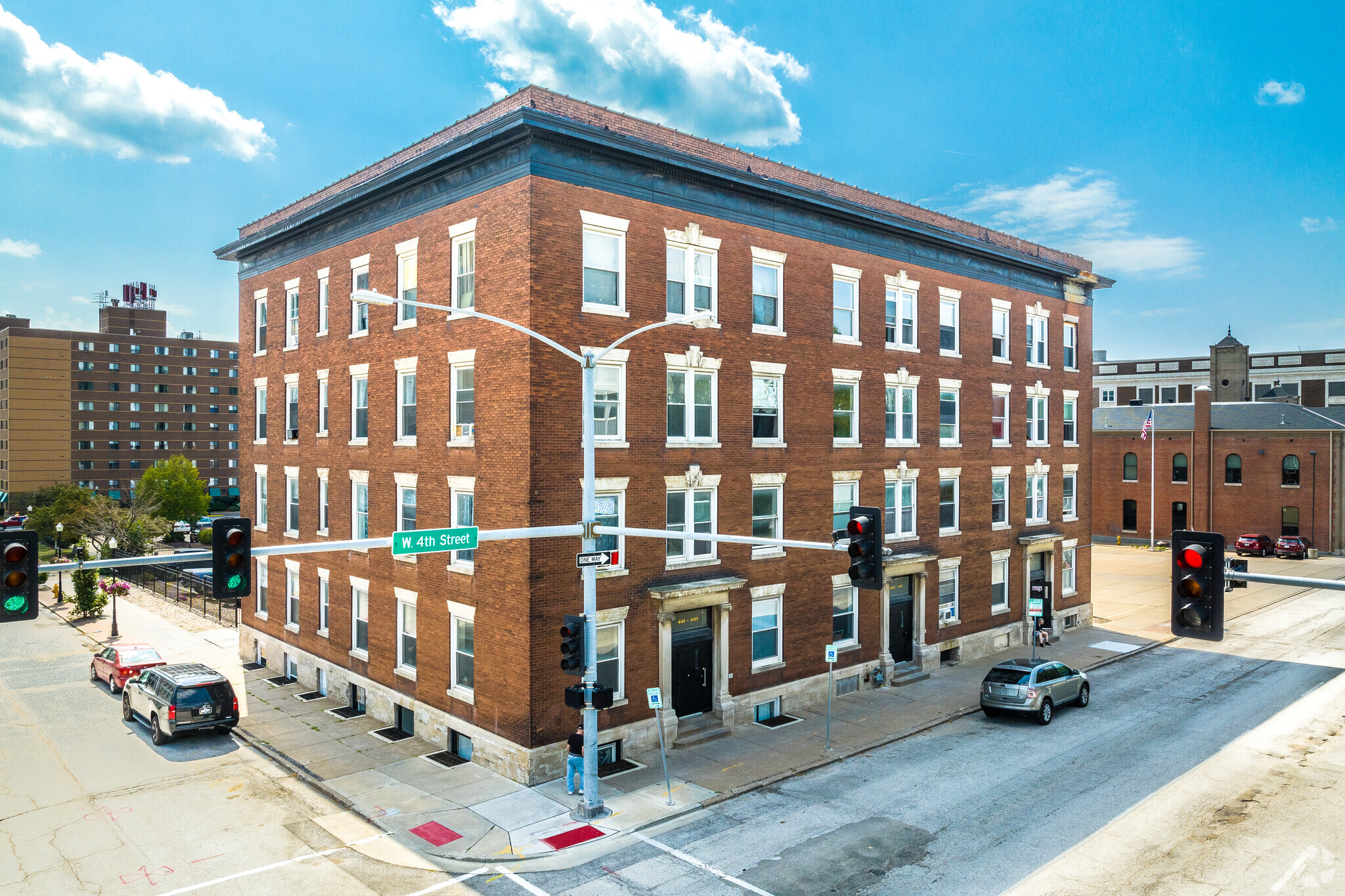 401 W 4th St, Davenport, IA for Sale