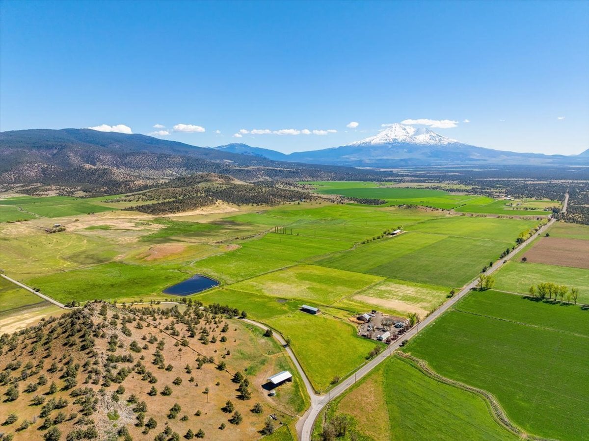 3104 Harry Cash Rd, Montague, CA for Sale