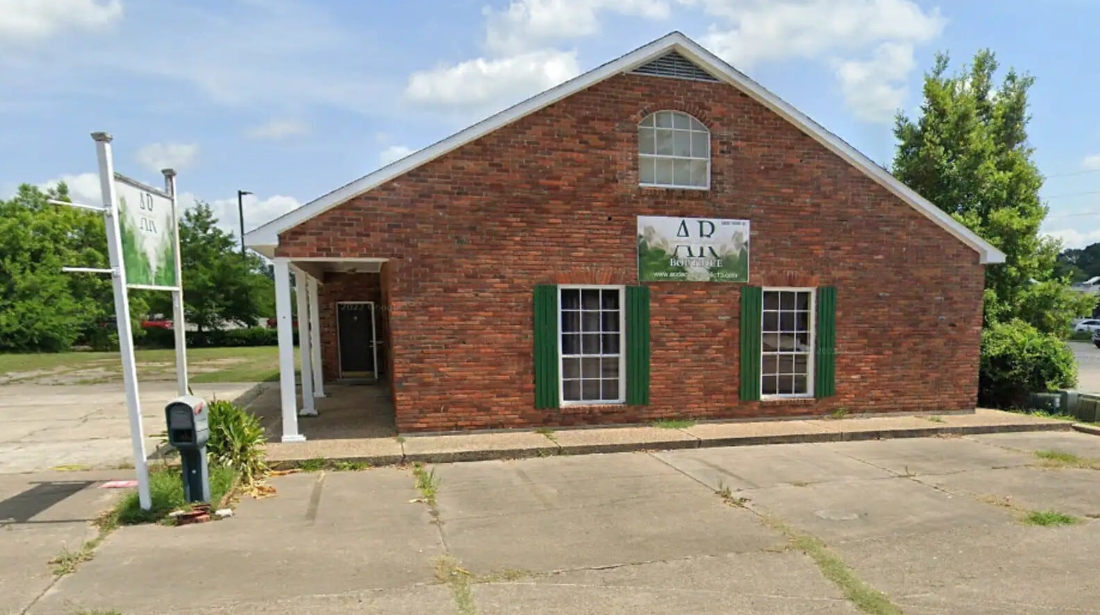 5037 Main St, Zachary, LA for Rent