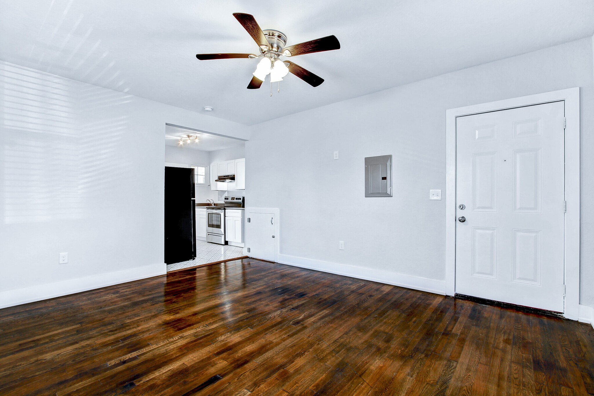 1020 W French Plz, San Antonio, TX for Sale