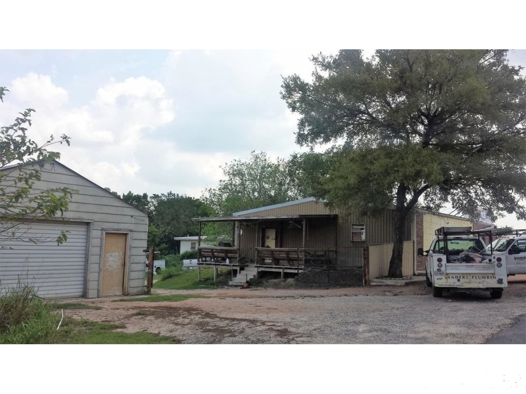 1819 S Chestnut St, Lampasas, TX for Sale