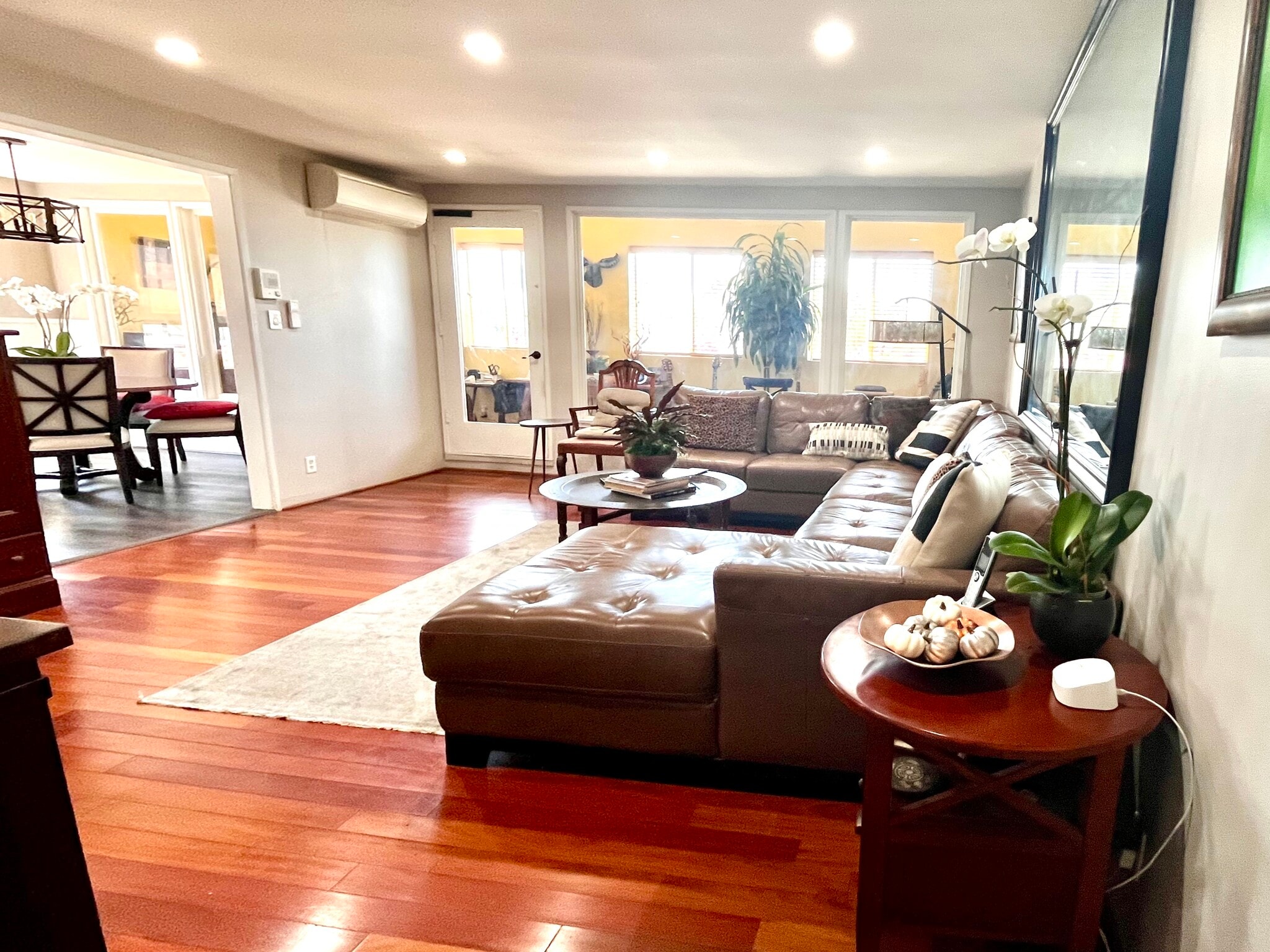 10443-10445 Magnolia Blvd, North Hollywood, CA for Sale