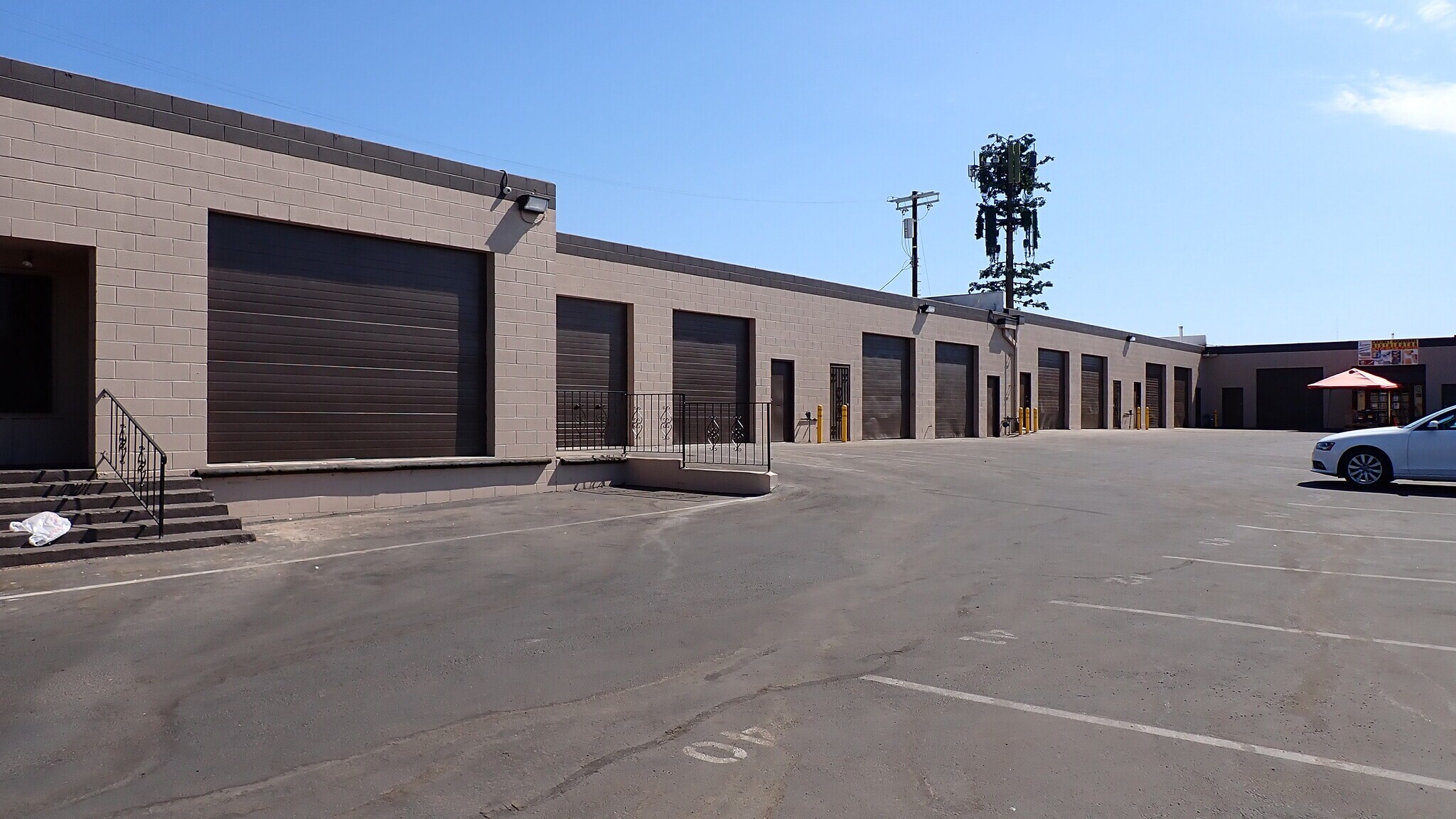 11011 Glenoaks Blvd, Pacoima, CA for Rent