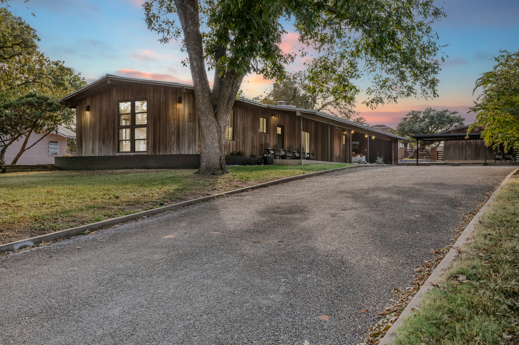 804 Henrietta St, Fredericksburg, TX for Sale