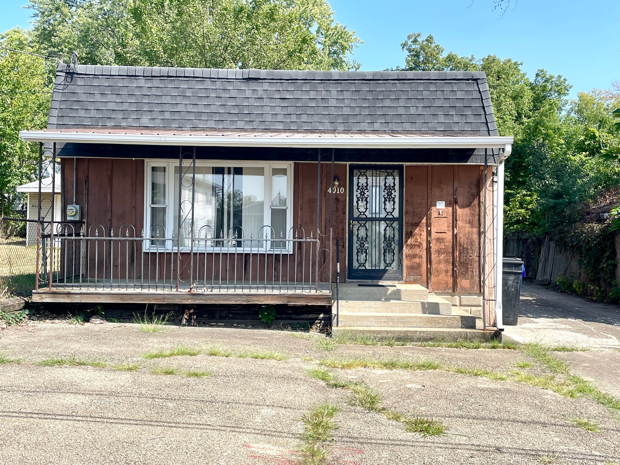 4010 N Boulevard Ave, Peoria Heights, IL for Sale