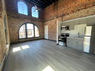 Wabash, IN Storefront Retail/Office - 231-237 S Wabash St
