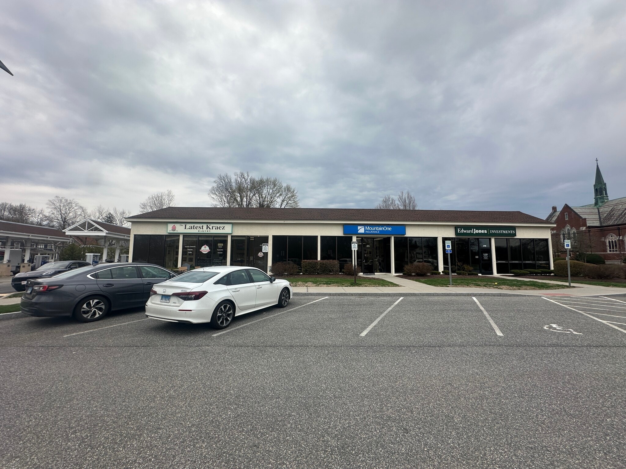 471-475 Longmeadow St, Longmeadow, MA for Rent
