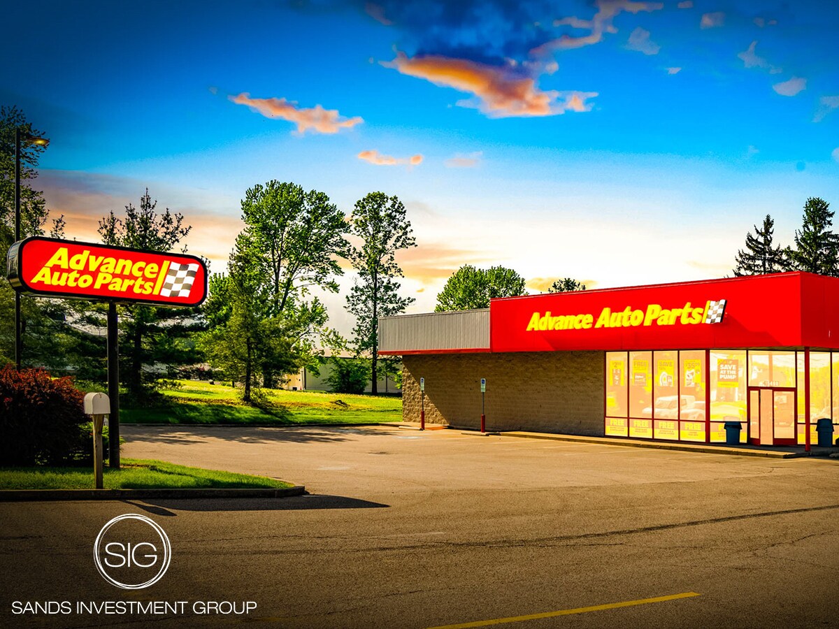 15490 W High St, Middlefield, OH for Sale