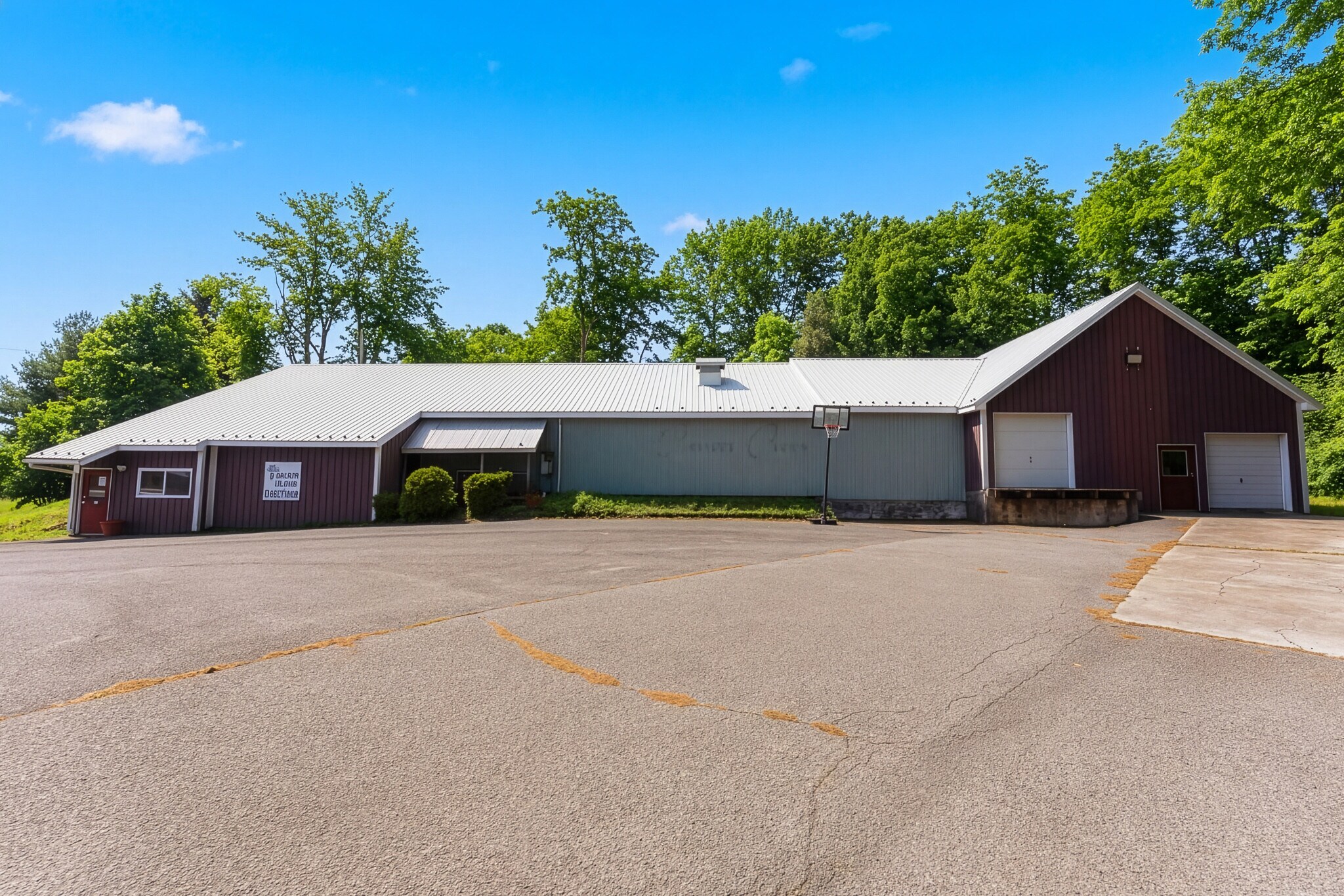 102 4th St, Terra Alta, WV for Sale