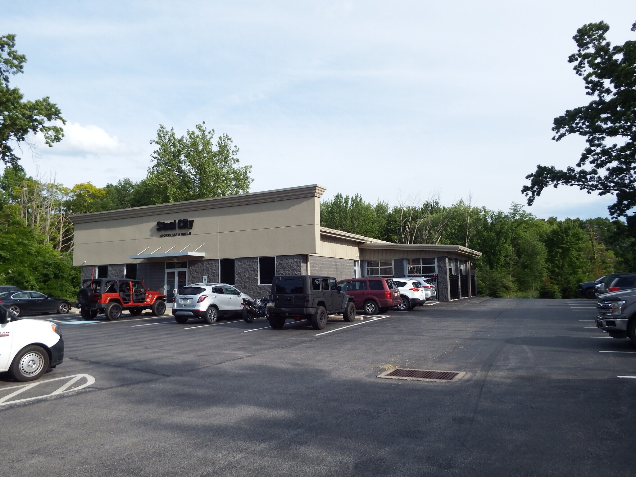 3108 New Butler Rd, New Castle, PA for Sale