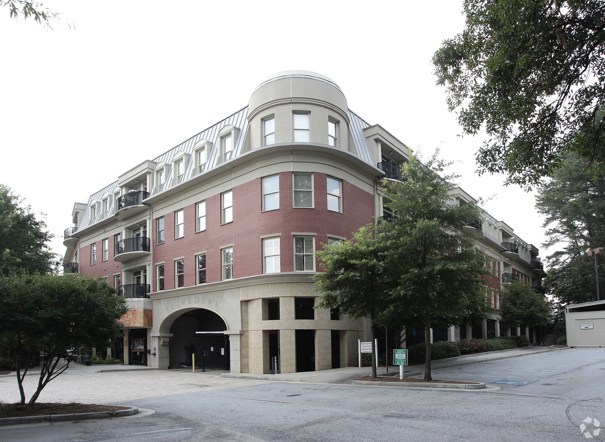 560 Dutch Valley Rd NE, Atlanta, GA for Sale