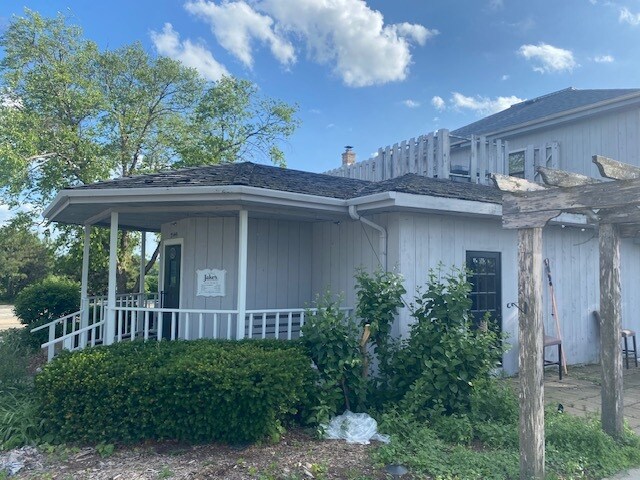 21445 Gumina Rd, Brookfield, WI for Sale