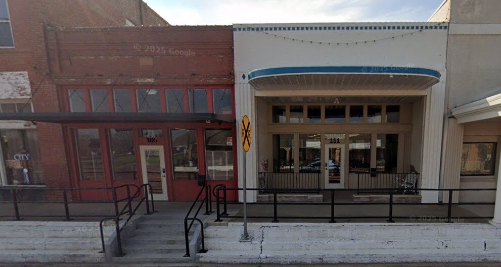 105 N 4th St, Wills Point, TX for Sale