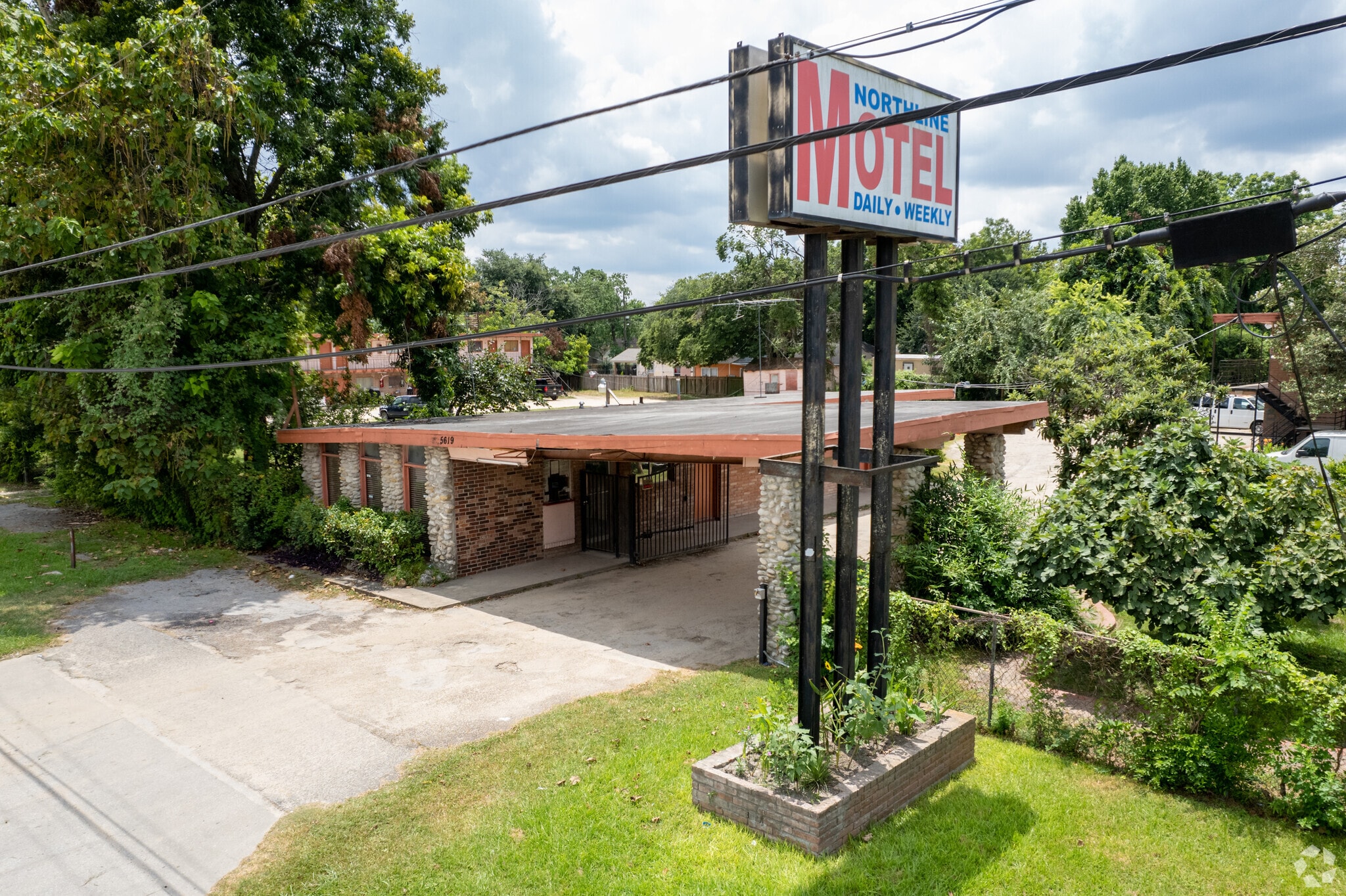5619 Airline Dr, Houston, TX for Sale