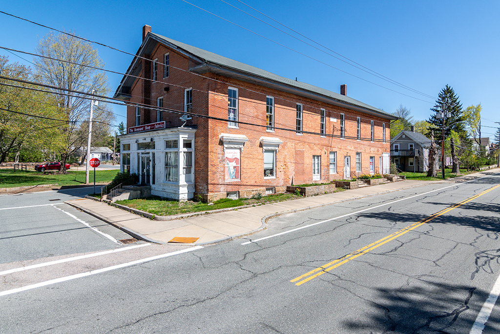 1081 Main St, Hopkinton, RI for Sale